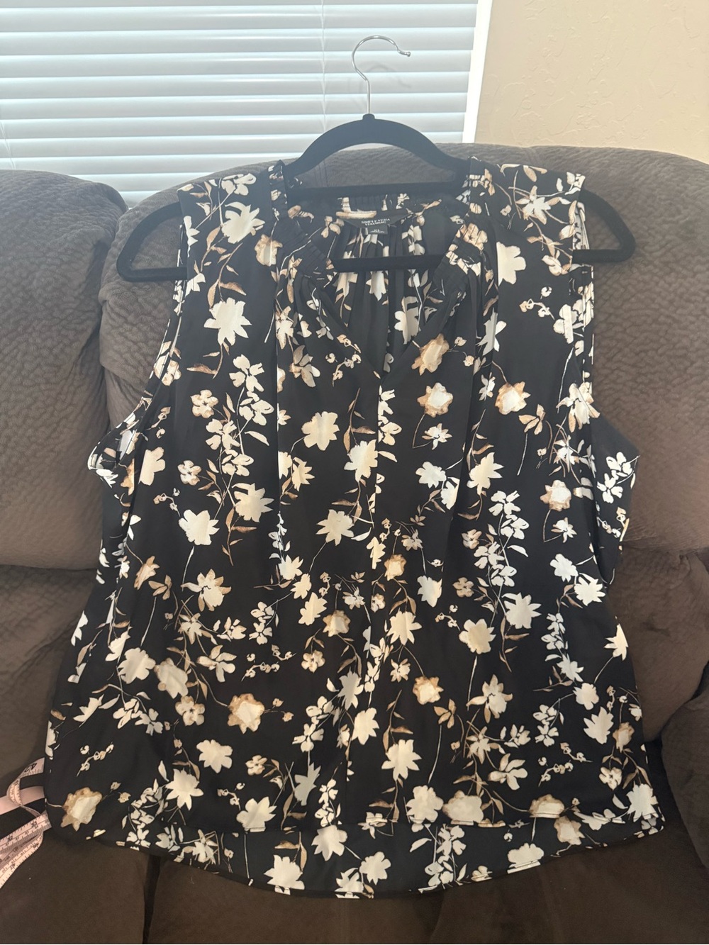 Simply Vera Vera Wang Black Floral Tie-Front Sleeveless Camisole
